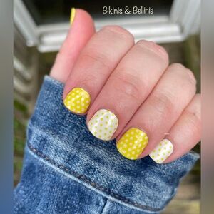 Bundle and Save - Color Street - Bikinis and Bellinis